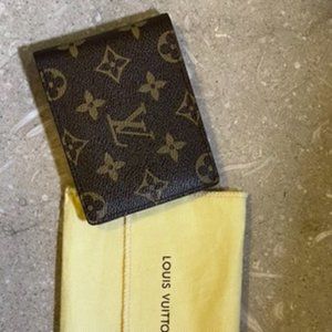 Louis Vuitton Men's Wallet (Like New Condition)